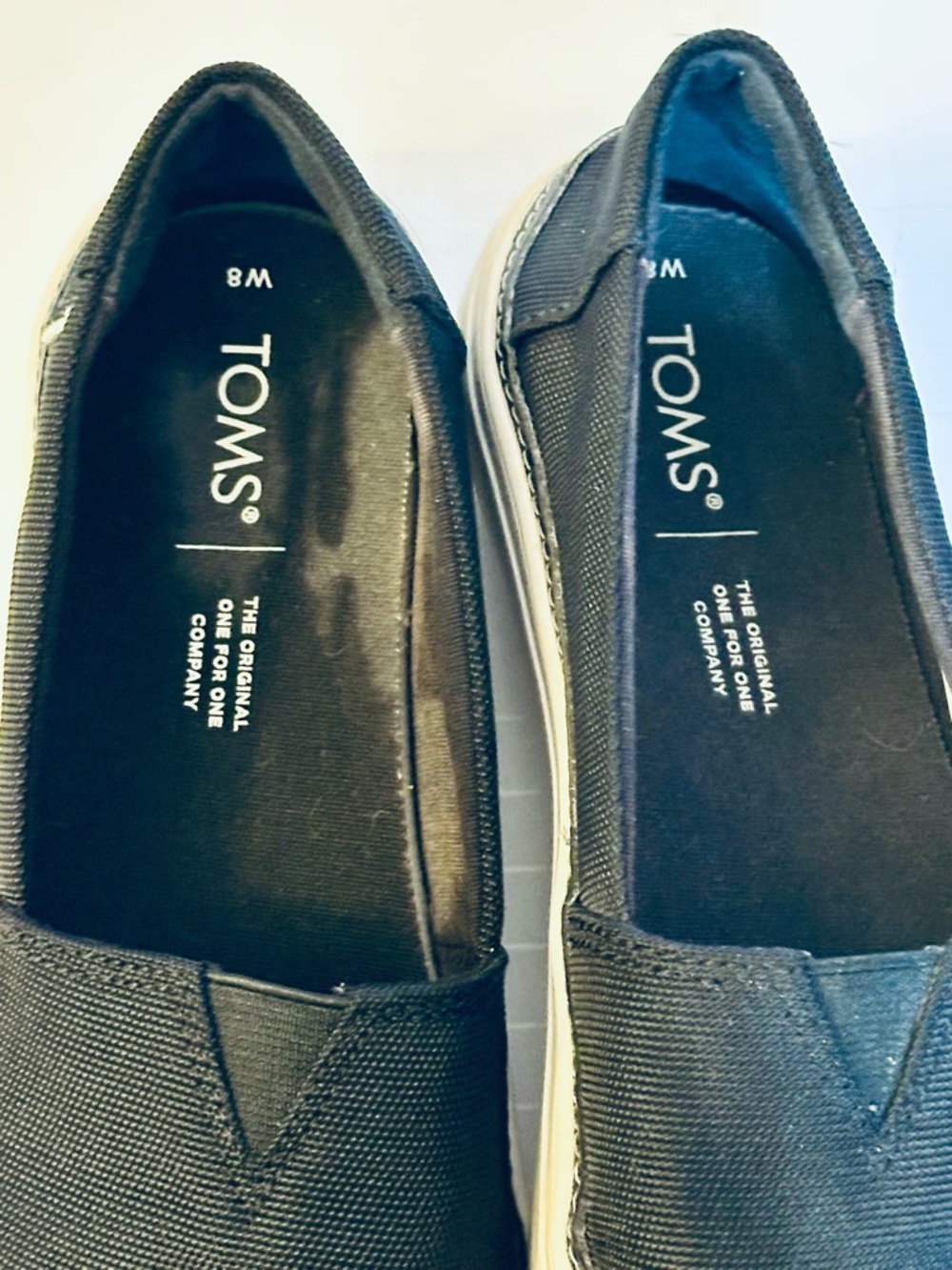 TOMS Black Slip Ons Size 8 Wide | Comfy Minimal Everyday Shoe - Picture 8 of 11